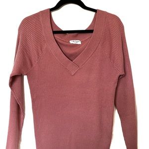 Womens long sleeve size medium v neck